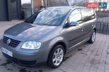 Минивэн Volkswagen Touran 2004 в Остроге