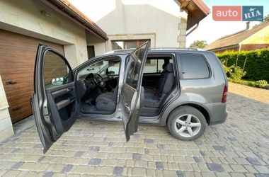 Минивэн Volkswagen Touran 2009 в Львове