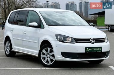 Мінівен Volkswagen Touran 2015 в Києві