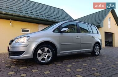 Минивэн Volkswagen Touran 2009 в Киверцах