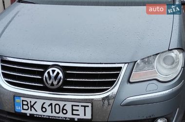 Минивэн Volkswagen Touran 2007 в Дубно