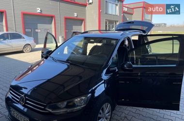 Микровэн Volkswagen Touran 2017 в Черновцах