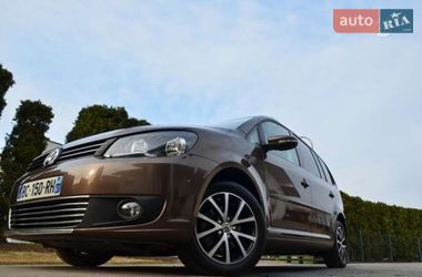 Мінівен Volkswagen Touran 2011 в Чернівцях