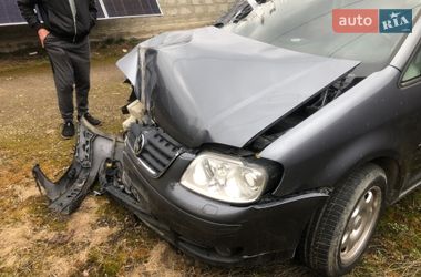 Минивэн Volkswagen Touran 2006 в Самборе