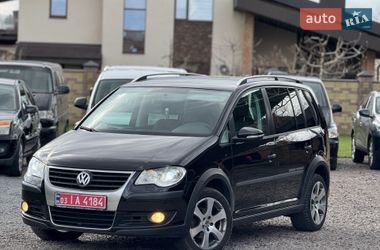 Мінівен Volkswagen Touran 2010 в Луцьку