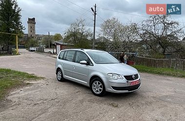 Минивэн Volkswagen Touran 2010 в Коростене