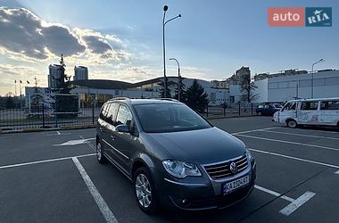 Минивэн Volkswagen Touran 2006 в Киеве