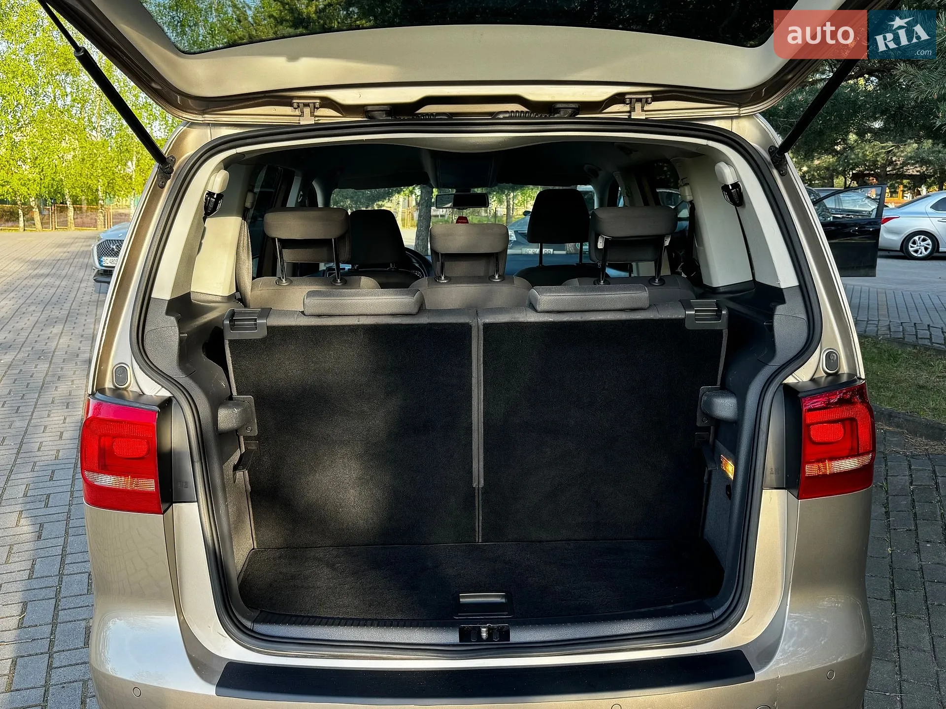 2011 Volkswagen Touran - мініатюра 125