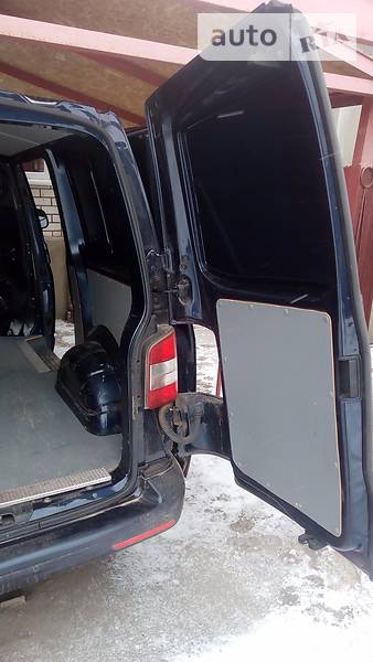 Вантажопасажирський фургон Volkswagen Transporter 2012 в Сєверодонецьку