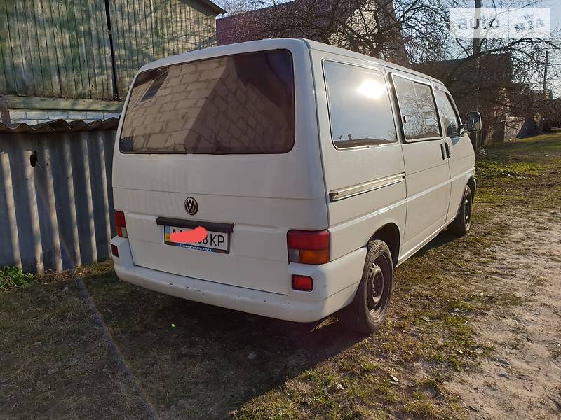 Вантажопасажирський фургон Volkswagen Transporter 2001 в Києві