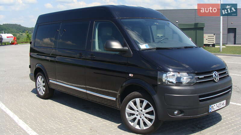 Минивэн Volkswagen Transporter 2015 в Николаеве