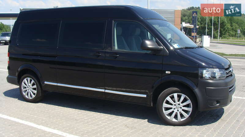 Минивэн Volkswagen Transporter 2015 в Николаеве