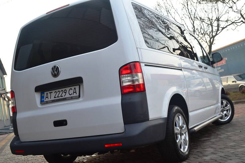 Мінівен Volkswagen Transporter 2010 в Івано-Франківську