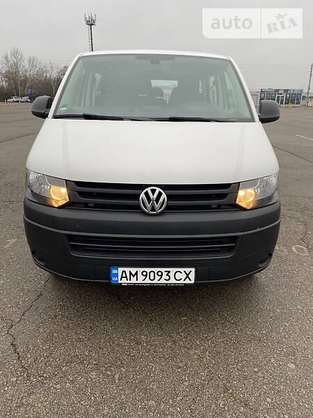 Грузопассажирский фургон Volkswagen Transporter 2015 в 