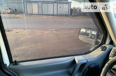 Вантажопасажирський фургон Volkswagen Transporter 2001 в 