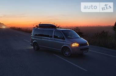 Вантажопасажирський фургон Volkswagen Transporter 2010 в 