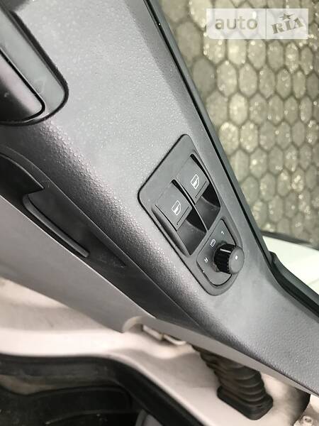 Вантажопасажирський фургон Volkswagen Transporter 2015 в Луцьку