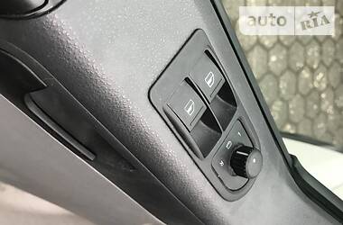 Вантажопасажирський фургон Volkswagen Transporter 2015 в  фото 5 Вантажопасажирський фургон Volkswagen Transporter 2015 в