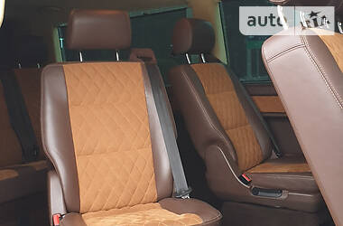Вантажопасажирський фургон Volkswagen Transporter 2010 в 