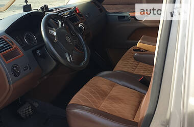 Вантажопасажирський фургон Volkswagen Transporter 2010 в 