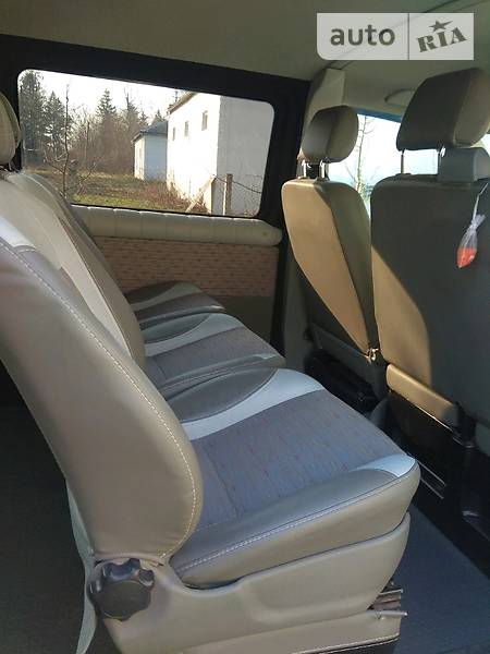 Мінівен Volkswagen Transporter 2010 в Чернівцях