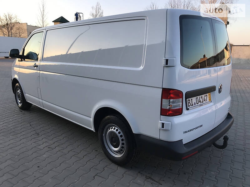 Вантажопасажирський фургон Volkswagen Transporter 2015 в Луцьку