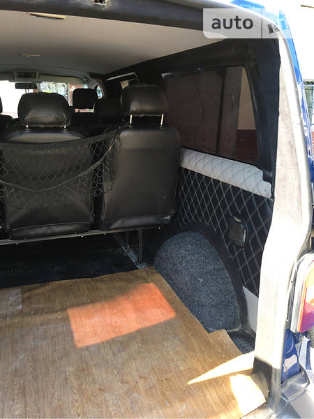 Мінівен Volkswagen Transporter 2004 в Івано-Франківську