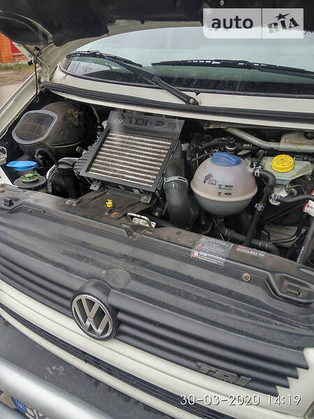 Вантажопасажирський фургон Volkswagen Transporter 2002 в Рівному