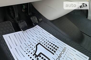 Мінівен Volkswagen Transporter 2015 в 
