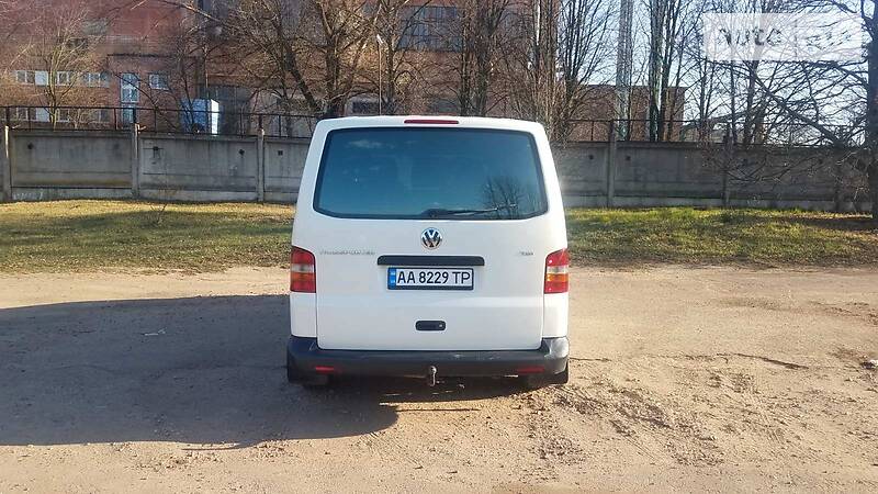 Вантажопасажирський фургон Volkswagen Transporter 2004 в Чернігові