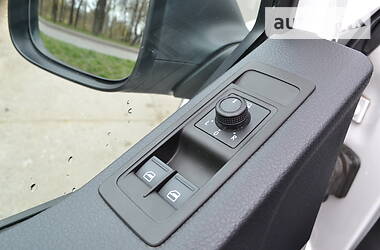 Мінівен Volkswagen Transporter 2015 в 