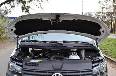 Мінівен Volkswagen Transporter 2015 в 