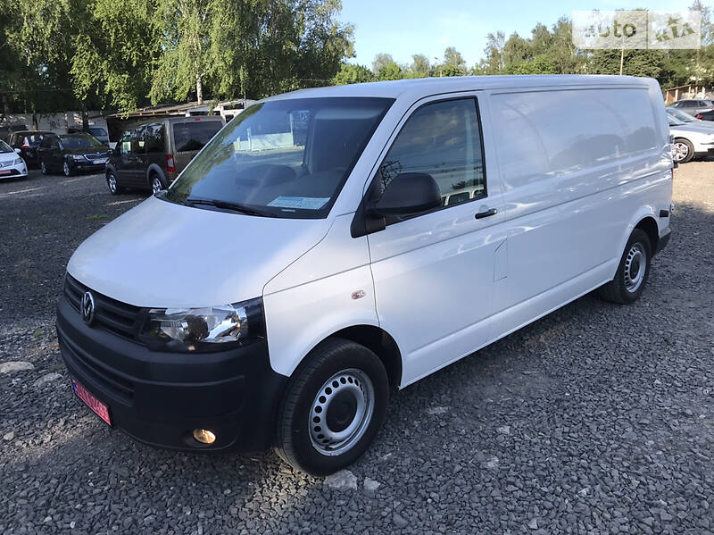 Вантажопасажирський фургон Volkswagen Transporter 2015 в Луцьку