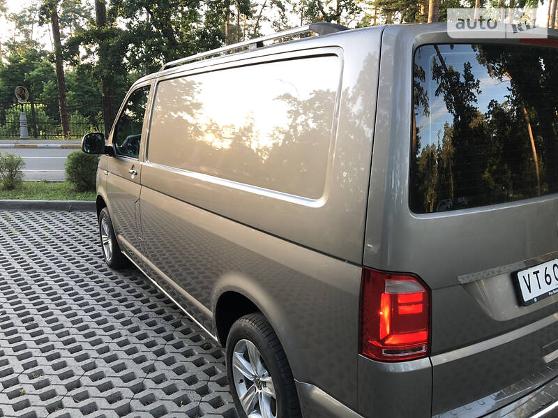 Вантажопасажирський фургон Volkswagen Transporter 2016 в Бучі
