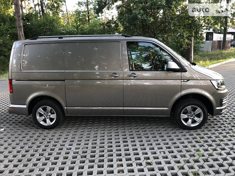 Вантажопасажирський фургон Volkswagen Transporter 2016 в Бучі