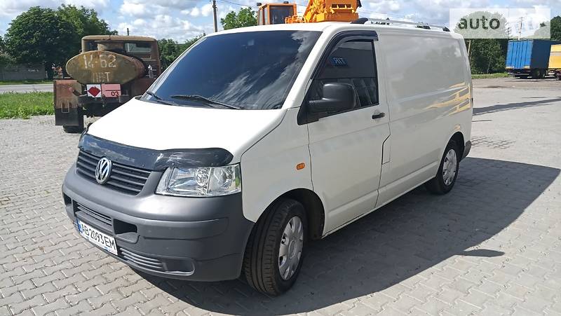 Вантажний фургон Volkswagen Transporter 2004 в Хмельницькому