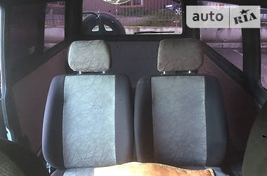 Вантажопасажирський фургон Volkswagen Transporter 2000 в 