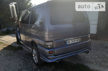 Вантажопасажирський фургон Volkswagen Transporter 2000 в Нікополі