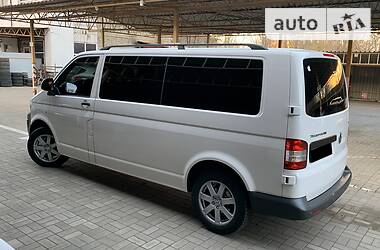 Вантажопасажирський фургон Volkswagen Transporter 2010 в 