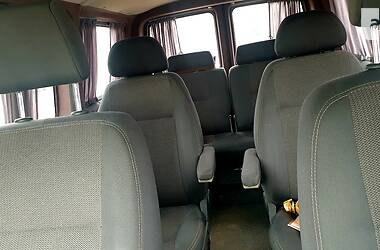 Грузопассажирский фургон Volkswagen Transporter 2015 в 