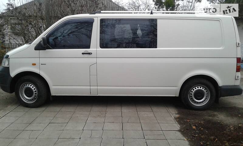 Мінівен Volkswagen Transporter 2006 в Глобиному