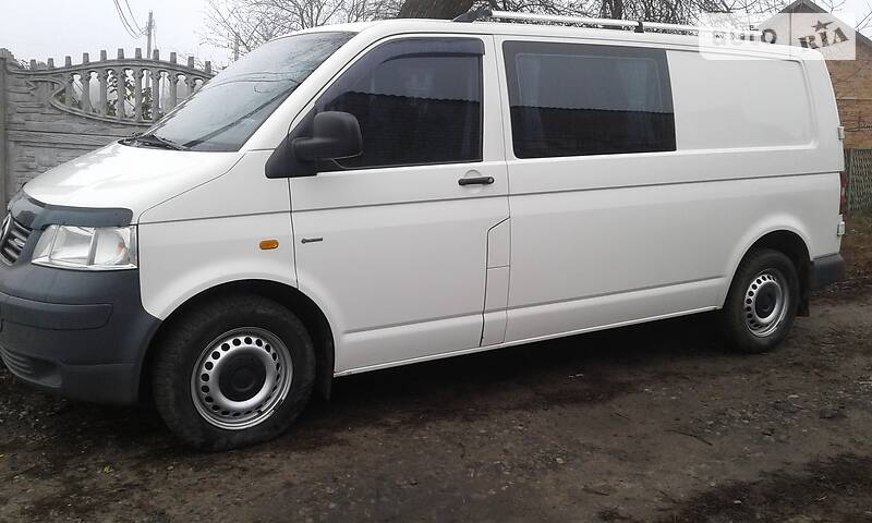 Мінівен Volkswagen Transporter 2006 в Глобиному