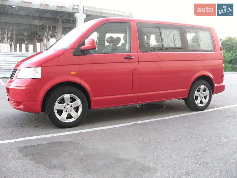 Минивэн Volkswagen Transporter 2004 в Ровно
