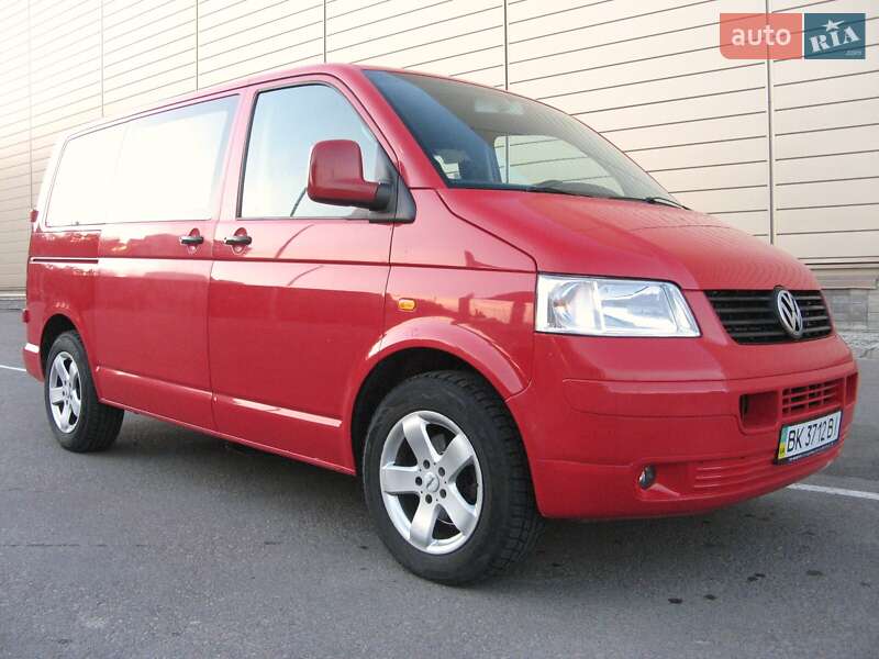 Минивэн Volkswagen Transporter 2004 в Ровно