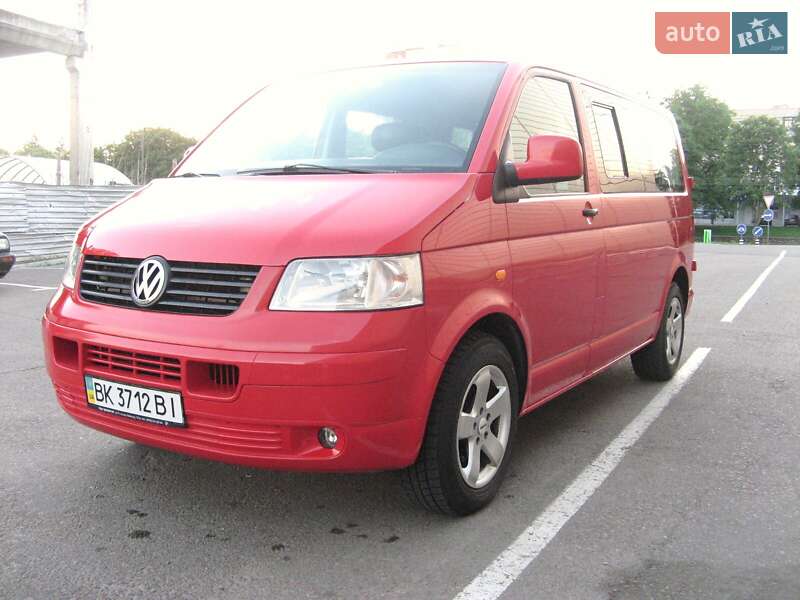 Минивэн Volkswagen Transporter 2004 в Ровно