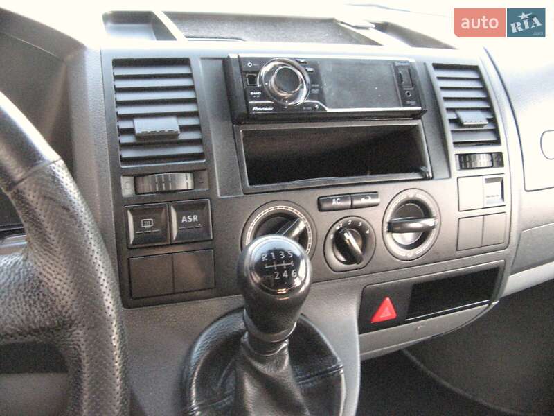 Минивэн Volkswagen Transporter 2004 в Ровно