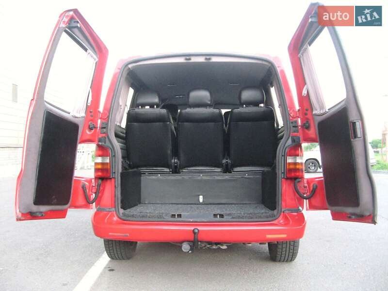 Минивэн Volkswagen Transporter 2004 в Ровно