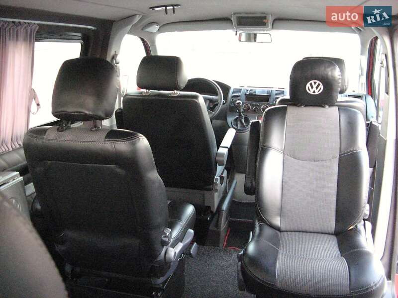 Минивэн Volkswagen Transporter 2004 в Ровно