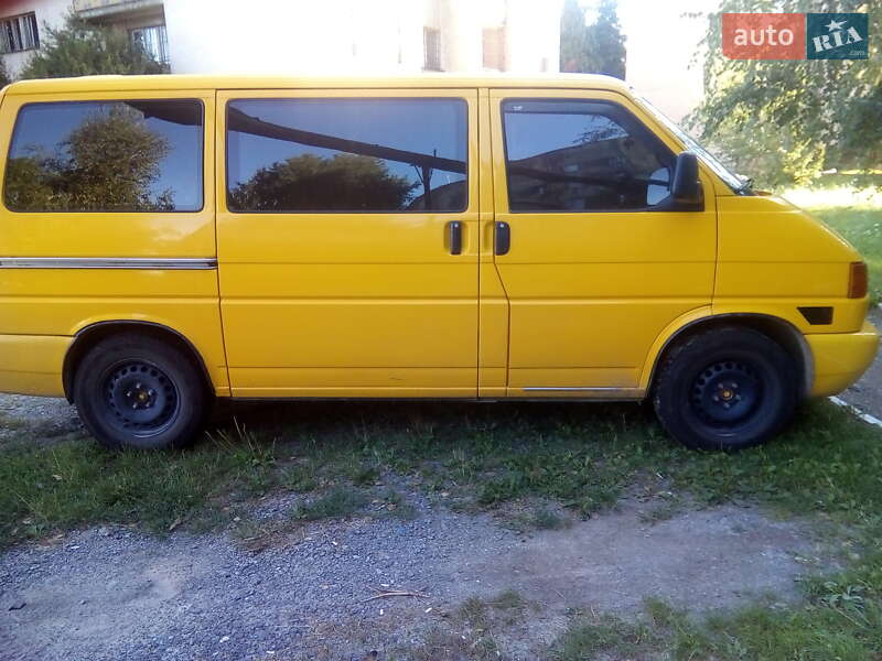 Минивэн Volkswagen Transporter 2000 в Ужгороде