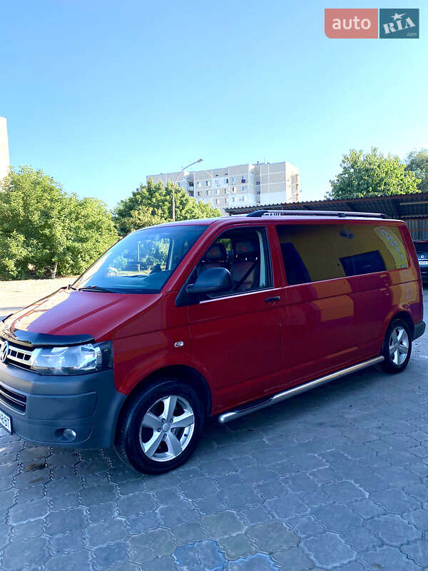 Минивэн Volkswagen Transporter 2011 в 